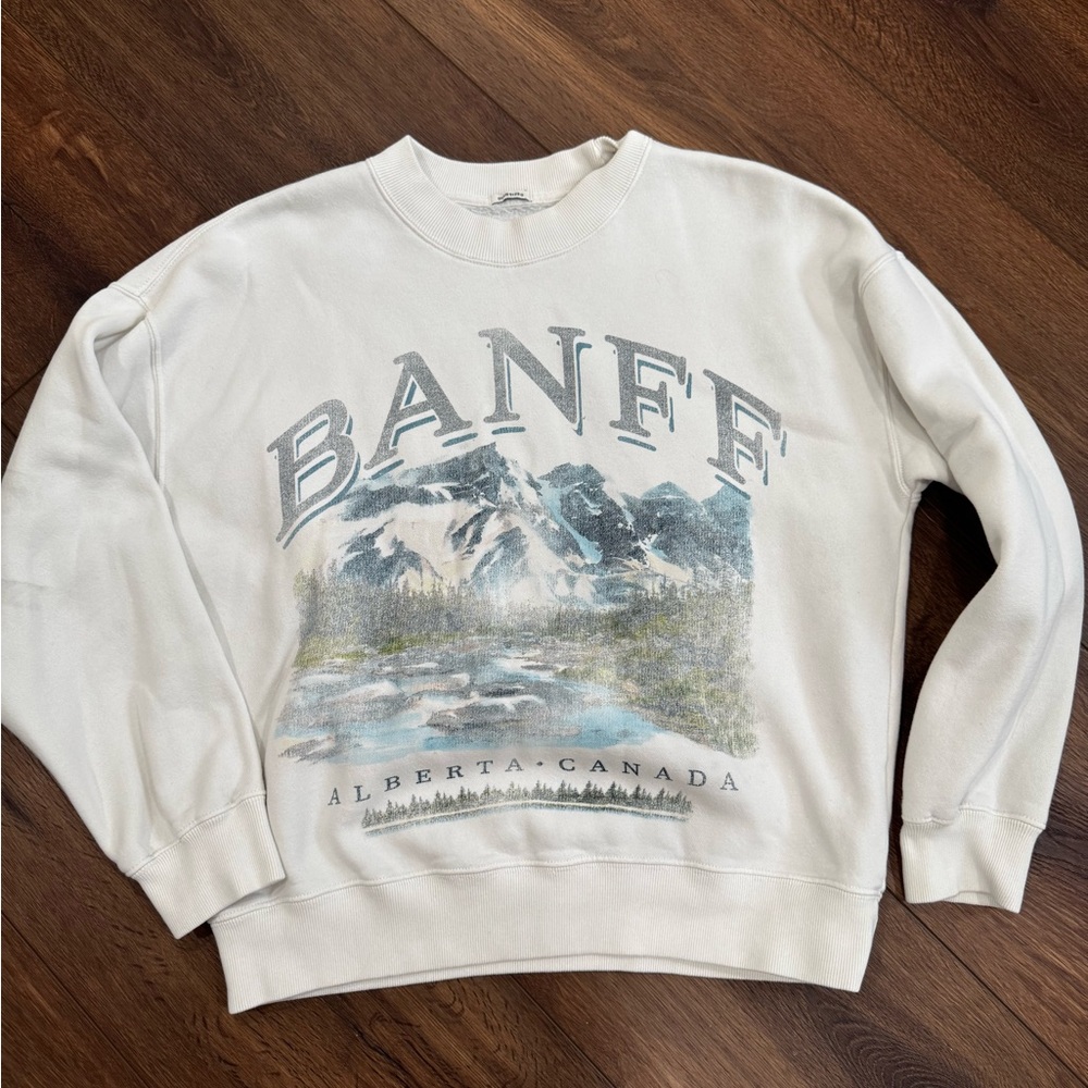 Abercrombie White Banff Graphic Sweatshirt
